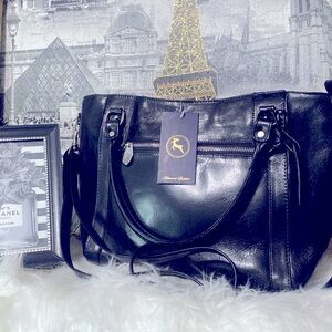 Ashwood Leather Shoulder and Crossbody Bag NEW 💃🏻